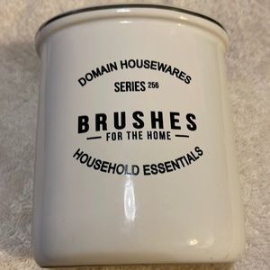Toothbrush holder
